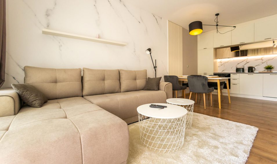 Апартаменти73