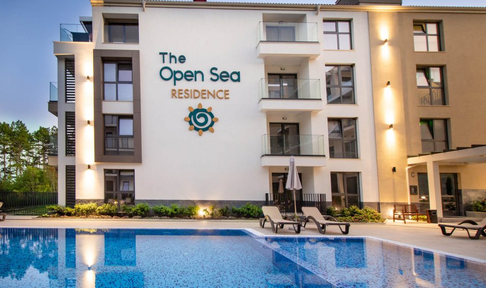 Крайбрежната общност: Разходка из околностите на Open Sea Residence