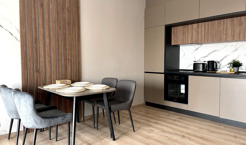 Апартаменти47