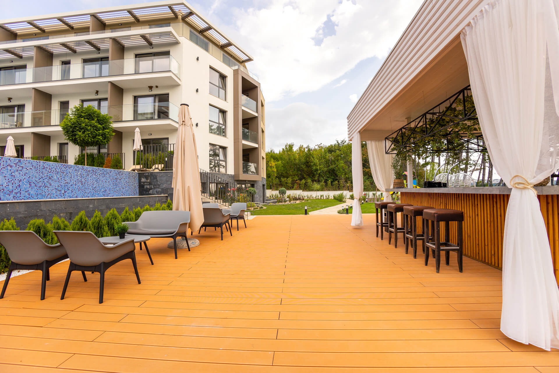 Колко близо е Open Sea Residence до Черно море?